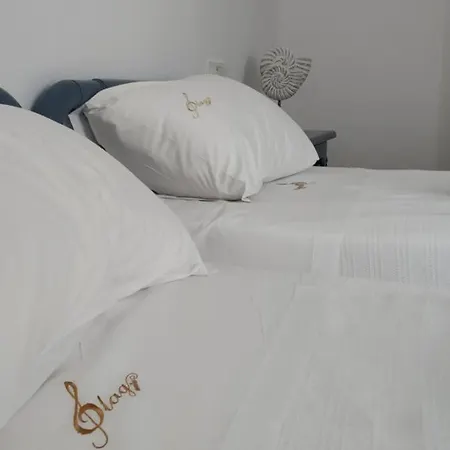 Flag * 阿波罗尼亚